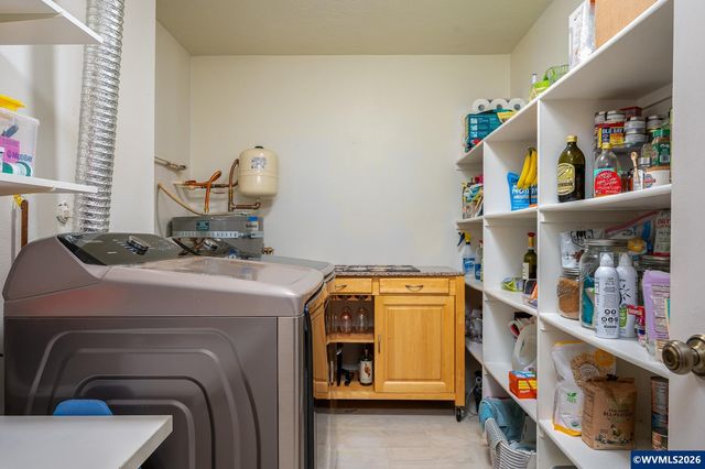 4000 Carman #E-68 Dr, Lake Oswego, OR 97035