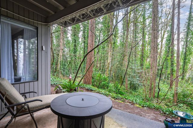 4000 Carman #E-68 Dr, Lake Oswego, OR 97035
