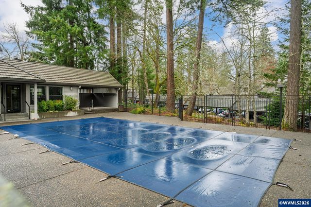 4000 Carman #E-68 Dr, Lake Oswego, OR 97035