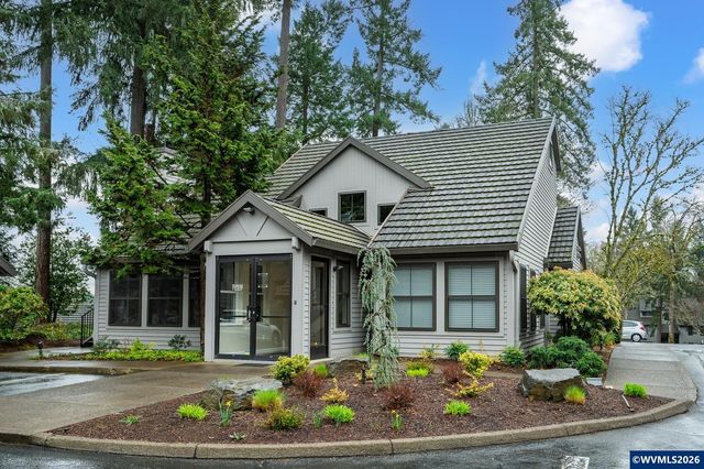 4000 Carman #E-68 Dr, Lake Oswego, OR 97035