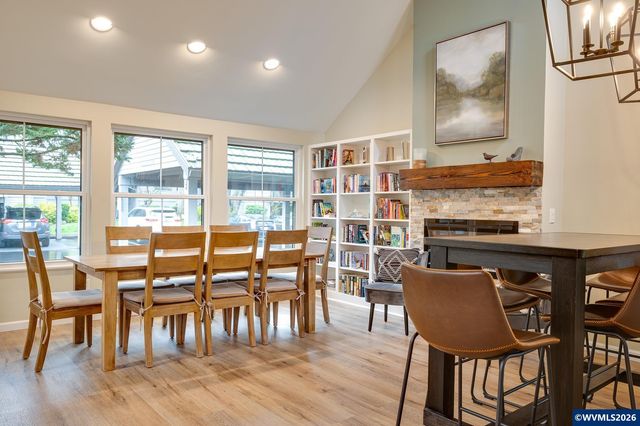 4000 Carman #E-68 Dr, Lake Oswego, OR 97035