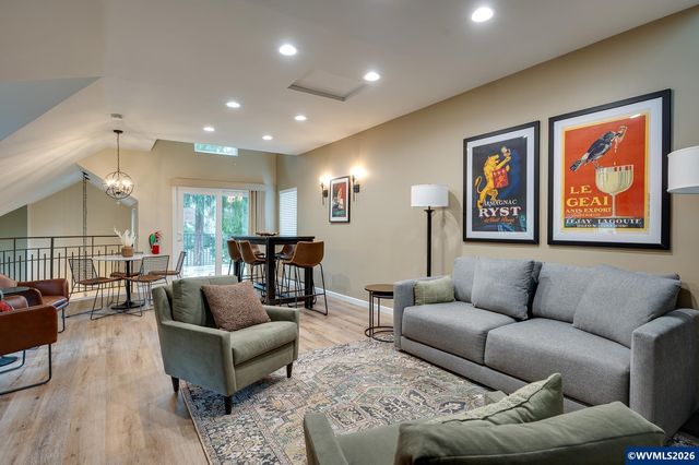 4000 Carman #E-68 Dr, Lake Oswego, OR 97035