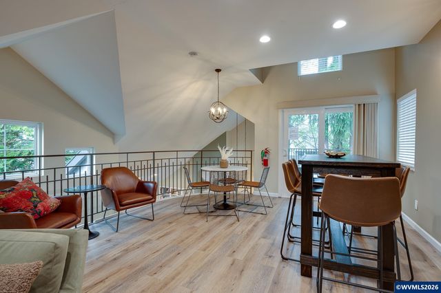 4000 Carman #E-68 Dr, Lake Oswego, OR 97035