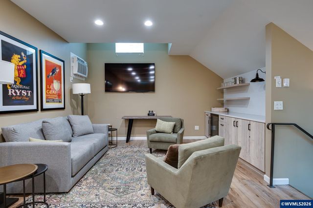 4000 Carman #E-68 Dr, Lake Oswego, OR 97035