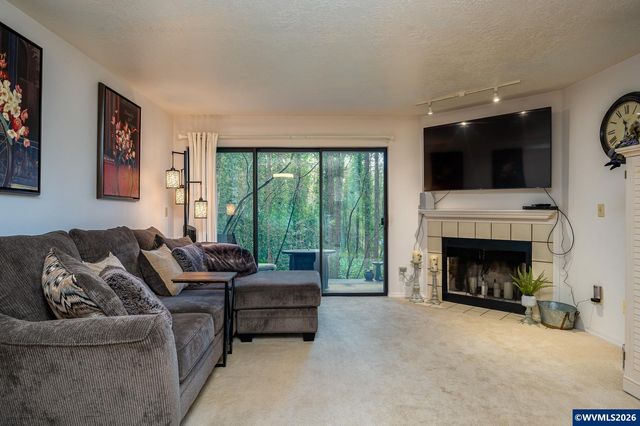 4000 Carman #E-68 Dr, Lake Oswego, OR 97035