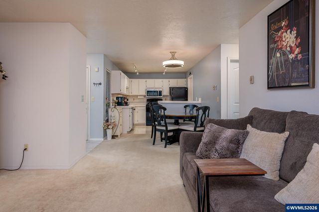 4000 Carman #E-68 Dr, Lake Oswego, OR 97035