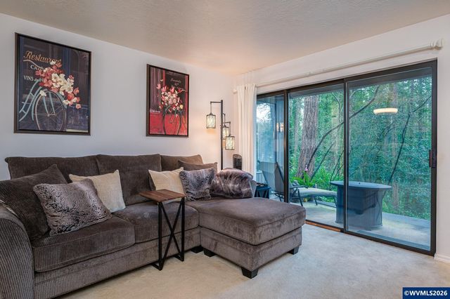 4000 Carman #E-68 Dr, Lake Oswego, OR 97035