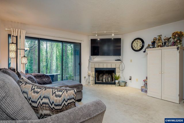 4000 Carman #E-68 Dr, Lake Oswego, OR 97035