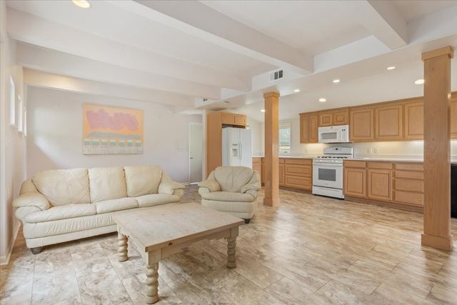150 County Road 1604, Clifton, TX 76634