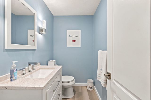 200 Mayfield Ave C7, Cranston, RI 02920