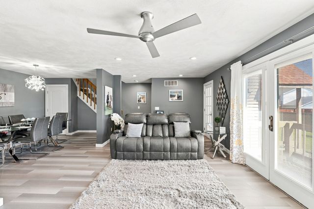 200 Mayfield Ave C7, Cranston, RI 02920