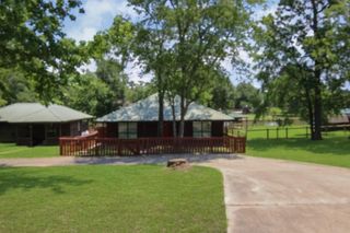 42 Hunters Creek Drive, Huntsville, TX 77340
