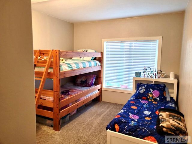 1282 N 1100 E, Shelley, ID 83274