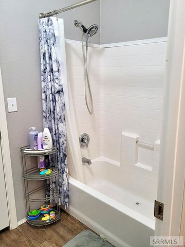 1282 N 1100 E, Shelley, ID 83274