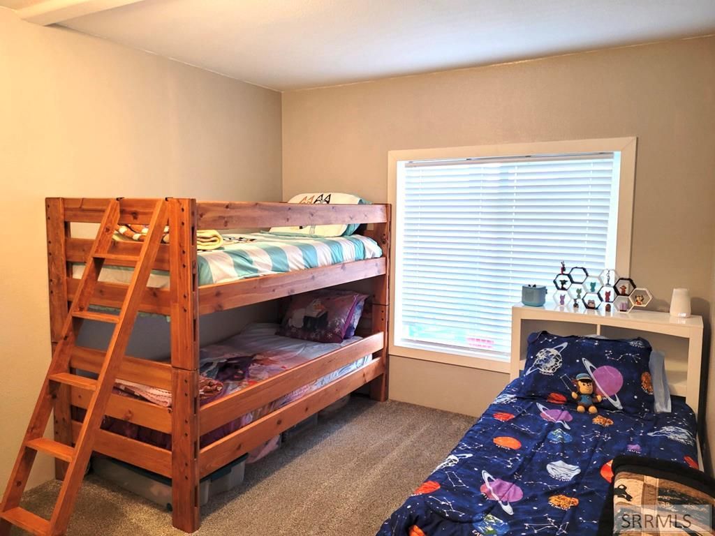 Image 13 of property listing at 1282 N 1100 E, Shelley, ID 83274