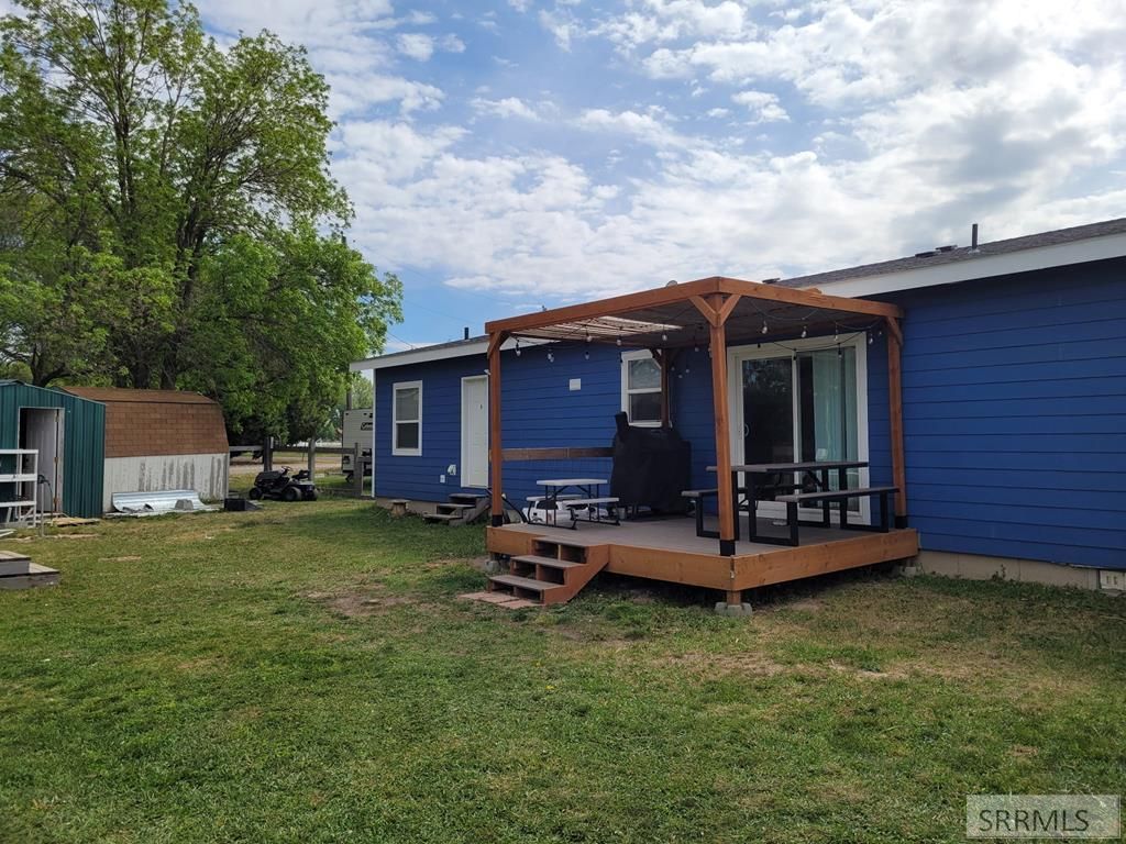 Image 2 of property listing at 1282 N 1100 E, Shelley, ID 83274