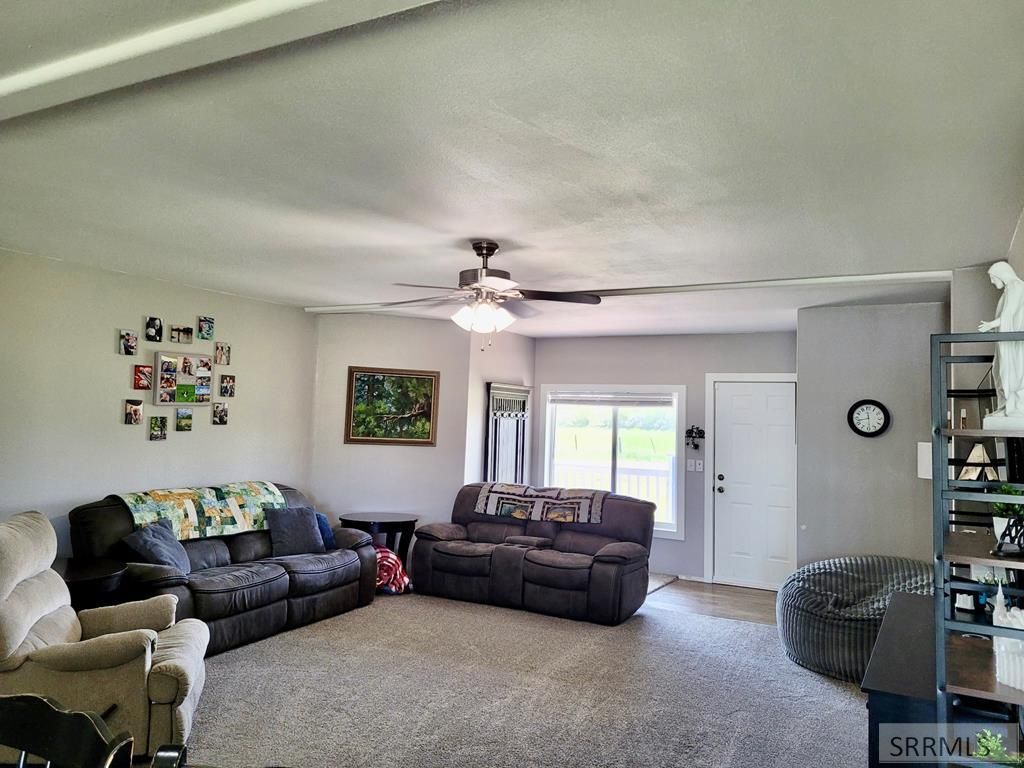 Image 4 of property listing at 1282 N 1100 E, Shelley, ID 83274