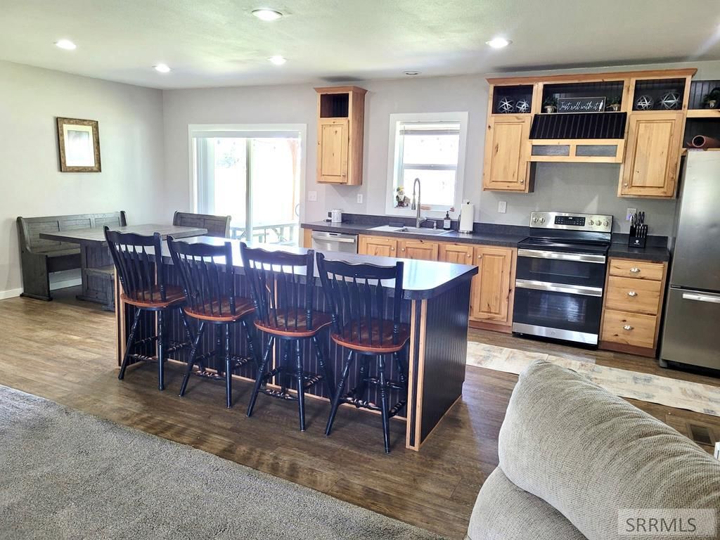 Image 6 of property listing at 1282 N 1100 E, Shelley, ID 83274