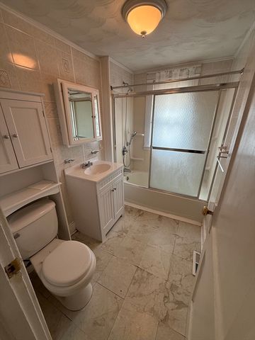 145 Moxon St, Springfield, MA 01151