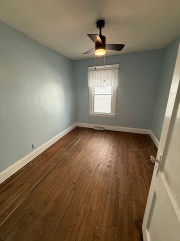 145 Moxon St, Springfield, MA 01151