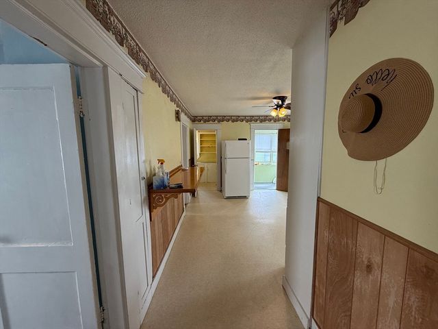 145 Moxon St, Springfield, MA 01151