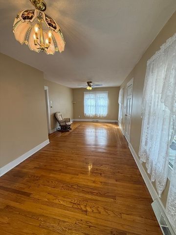 145 Moxon St, Springfield, MA 01151