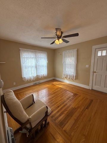 145 Moxon St, Springfield, MA 01151