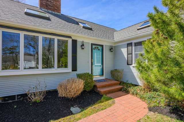 61 Linda Lane, Hyannis, MA 02601