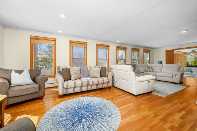 61 Linda Lane, Hyannis, MA 02601
