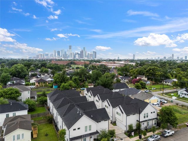 1222 Mcneil Street, Houston, TX 77009