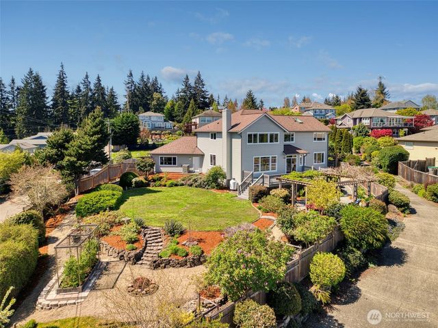 11560 NE Skyward Loop, Kingston, WA 98346