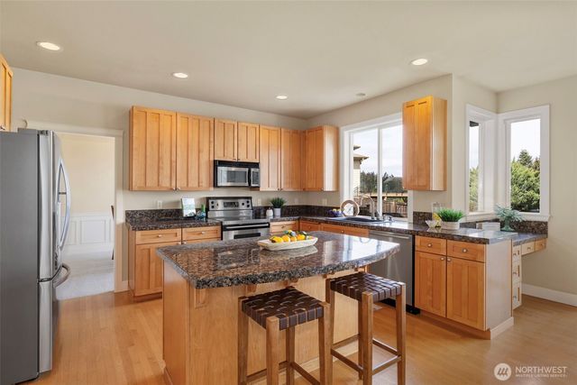 11560 NE Skyward Loop, Kingston, WA 98346