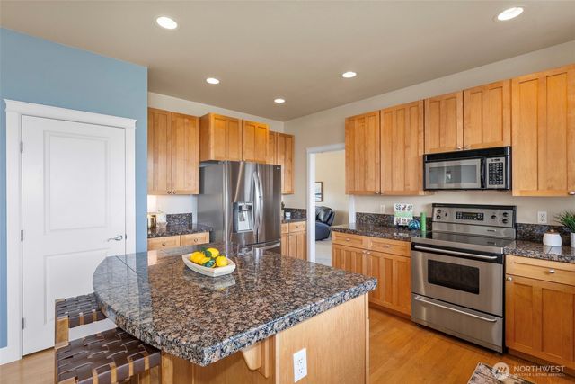 11560 NE Skyward Loop, Kingston, WA 98346