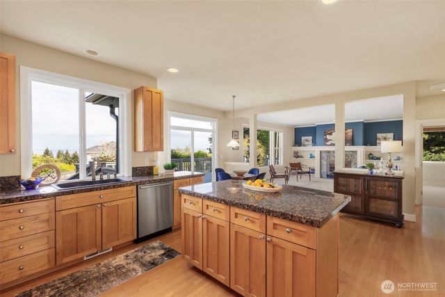 11560 NE Skyward Loop, Kingston, WA 98346