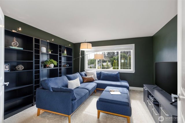 11560 NE Skyward Loop, Kingston, WA 98346