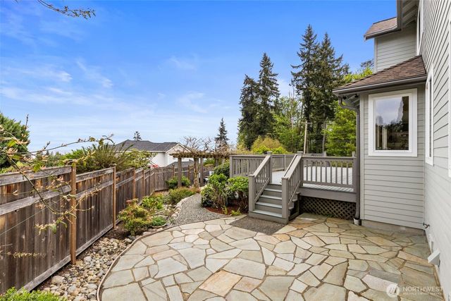 11560 NE Skyward Loop, Kingston, WA 98346