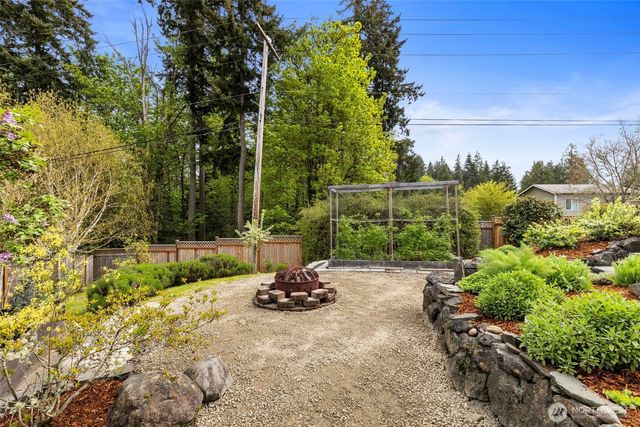 11560 NE Skyward Loop, Kingston, WA 98346