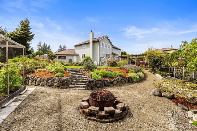 11560 NE Skyward Loop, Kingston, WA 98346