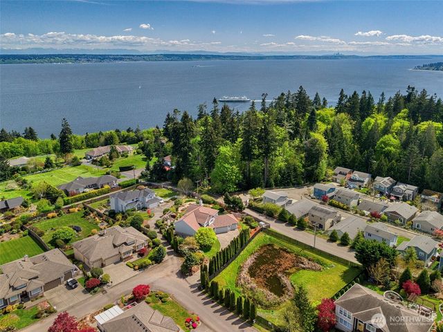 11560 NE Skyward Loop, Kingston, WA 98346