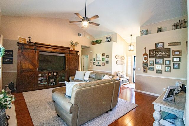 3156 N Arroyo Avenue, Fresno, CA 93727