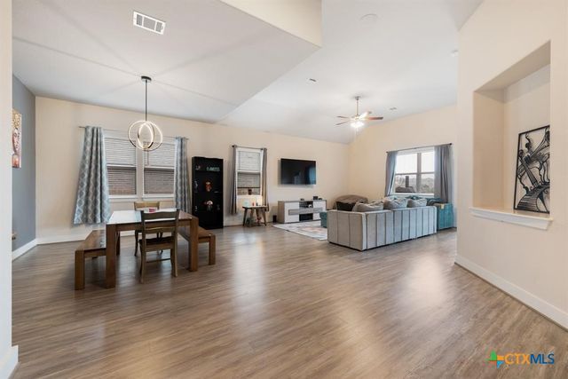 216 Emerald Garden Road, San Marcos, TX 78666