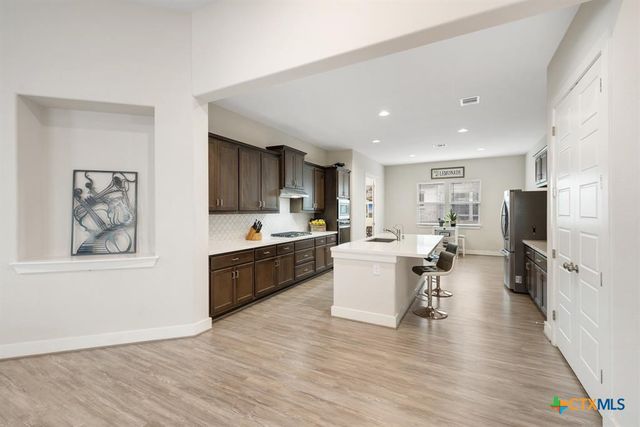 216 Emerald Garden Road, San Marcos, TX 78666