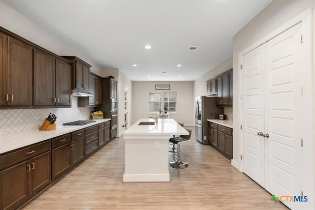 216 Emerald Garden Road, San Marcos, TX 78666