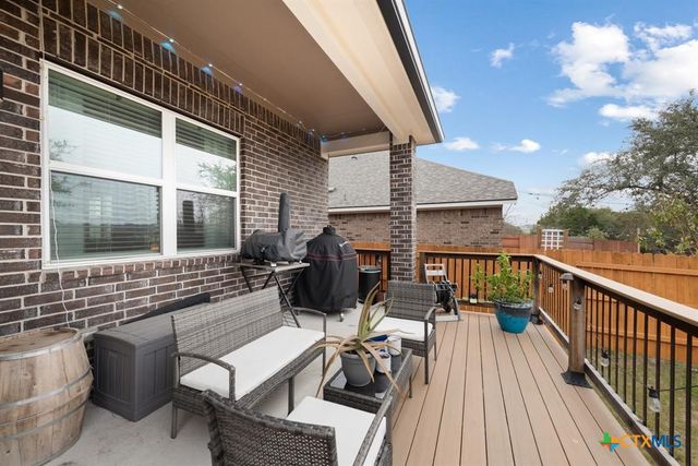 216 Emerald Garden Road, San Marcos, TX 78666