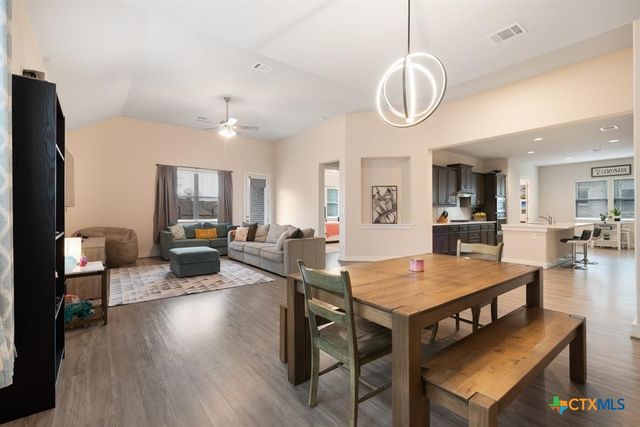 216 Emerald Garden Road, San Marcos, TX 78666