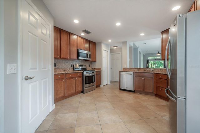 10248 WOODFORD BRIDGE STREET, Tampa, FL 33626