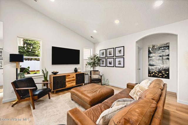 16037 N Hadley Loop, Rathdrum, ID 83858