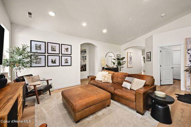 16037 N Hadley Loop, Rathdrum, ID 83858