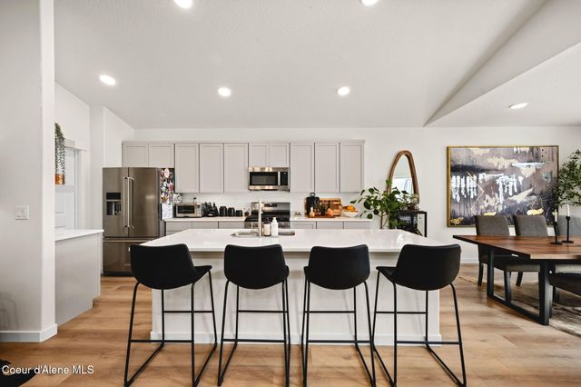 16037 N Hadley Loop, Rathdrum, ID 83858