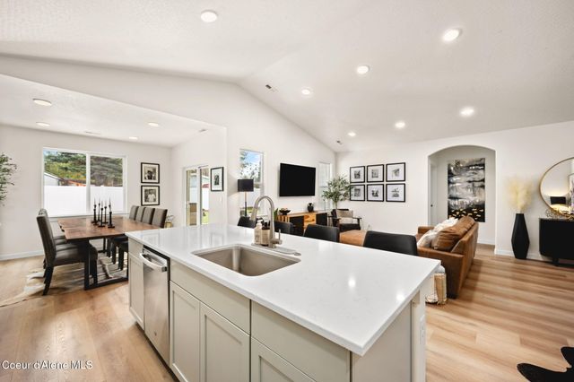 16037 N Hadley Loop, Rathdrum, ID 83858